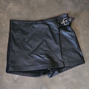 Idem Ditto Black Faux Leather Mini Skort Short with Side Buckle M